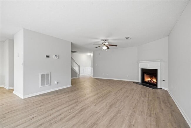 Building Photo - 139 Hidden Creek Dr