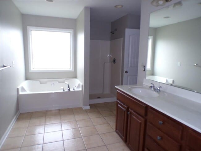 Building Photo - 21 Springmont Dr