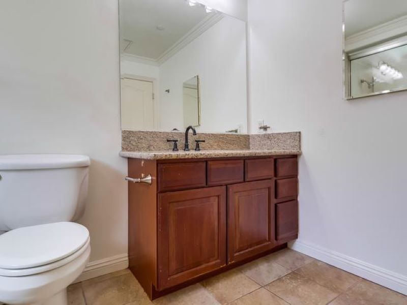 Building Photo - 700 S Ardmore Ave