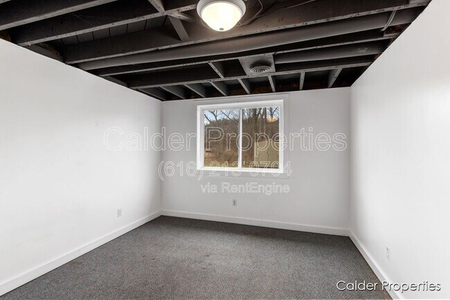 Building Photo - 6681 Egan Ave SE