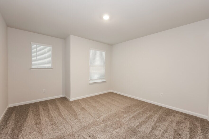 Building Photo - 1218 Kings Pl