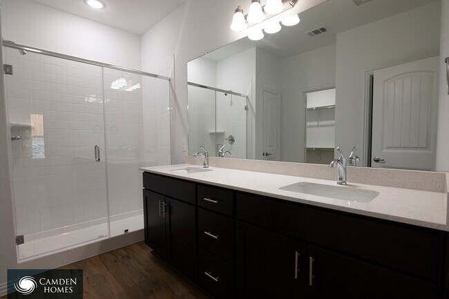Building Photo - 10065 Manzanilla Ave