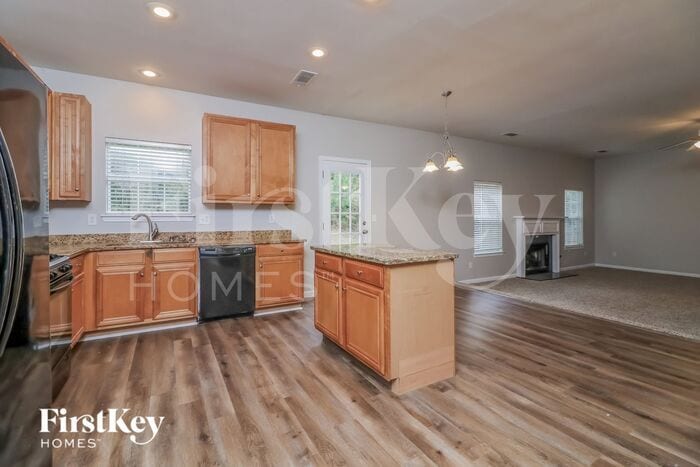 Building Photo - 420 Farmwood Way