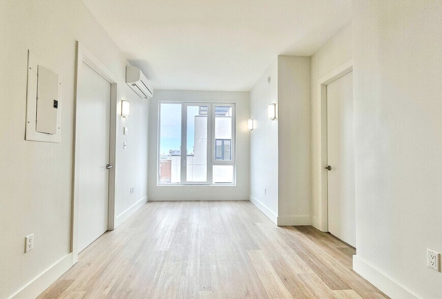 Building Photo - 91 Bruckner Blvd