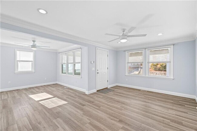 Building Photo - 37 Tyndall Ave
