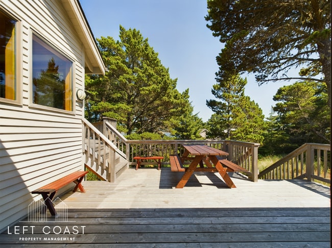 Building Photo - 26 Dune Point Dr