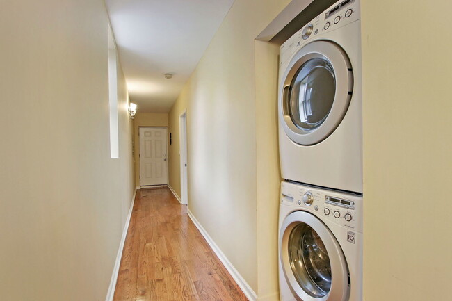 Building Photo - 4527 S St Lawrence Ave