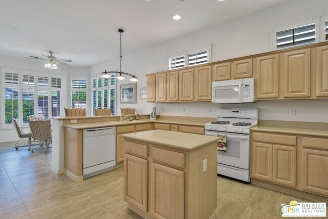 Building Photo - 78139 Elenbrook Ct