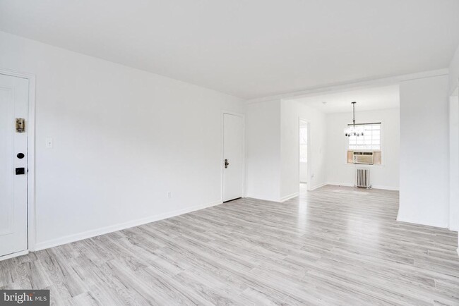 Building Photo - 5110 Columbia Pike