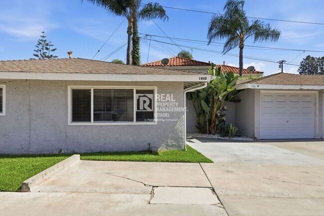 Building Photo - 186 E 21st St