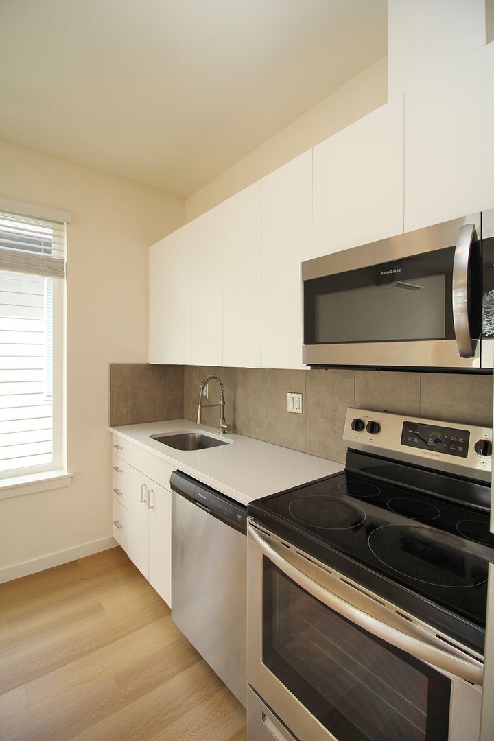 Building Photo - 1111 SE Tenino St