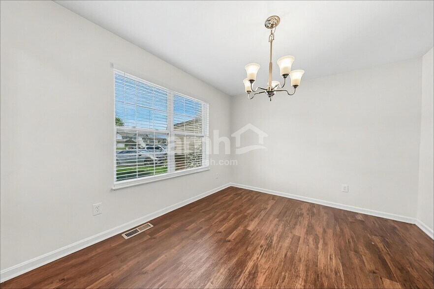 Building Photo - 5646 Shetland Ct