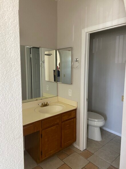 Building Photo - 18837 N 14th Way