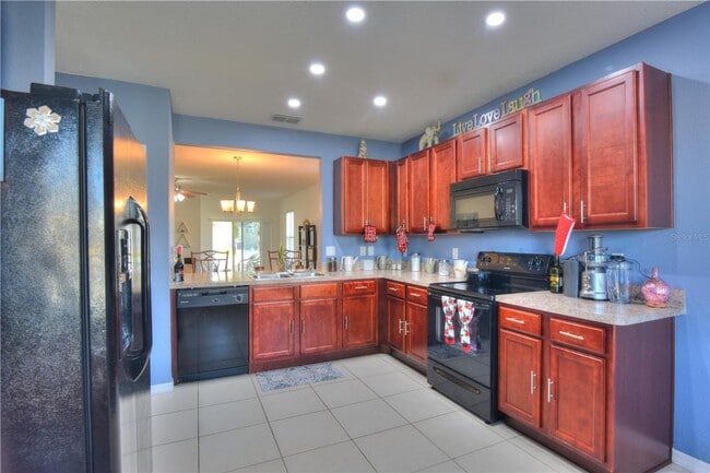 Building Photo - 3/2 Single Family Home located in a quiet ...