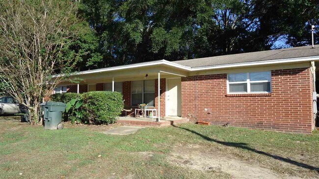 Primary Photo - 630 W Tharpe St