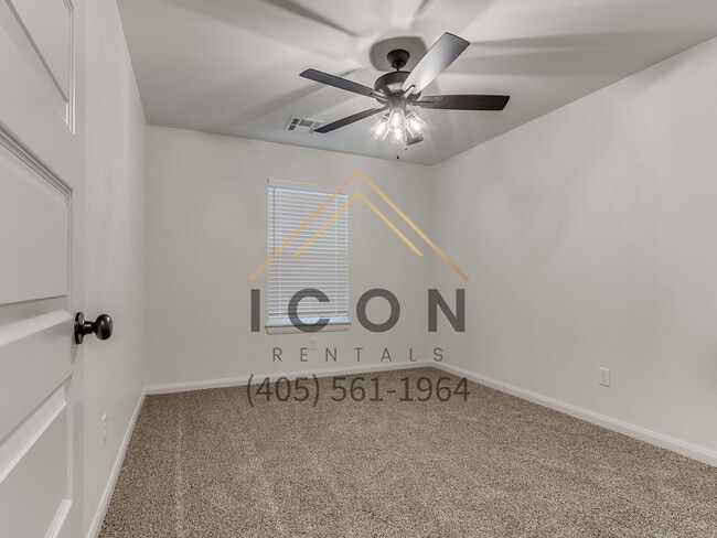 Building Photo - 5001 SE 86th St