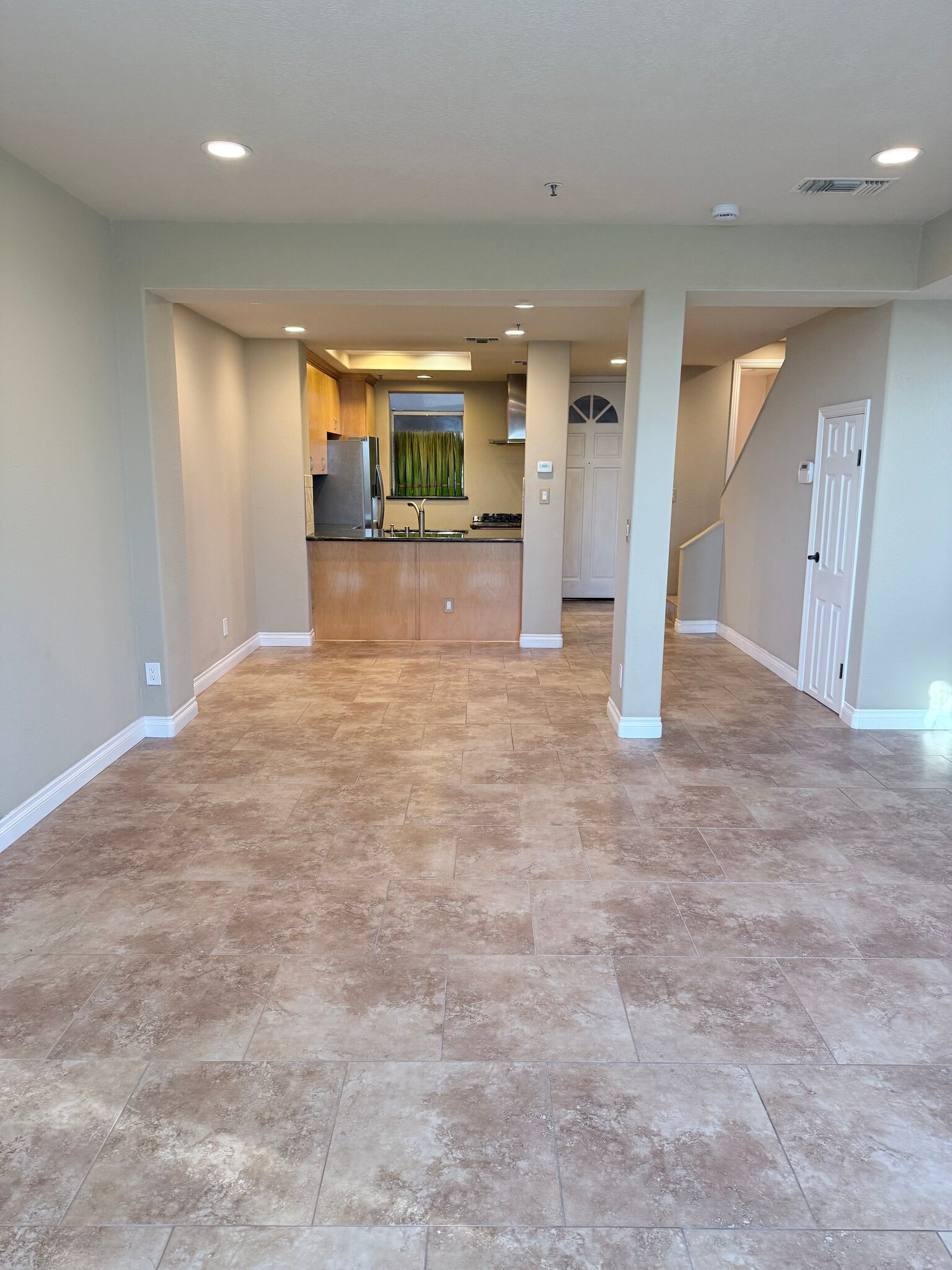 Spacious living room - 1400 Pacific Coast Hwy