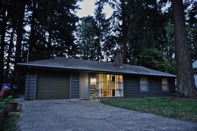 Your Home In Gateway - 1048 NE 112th Ave