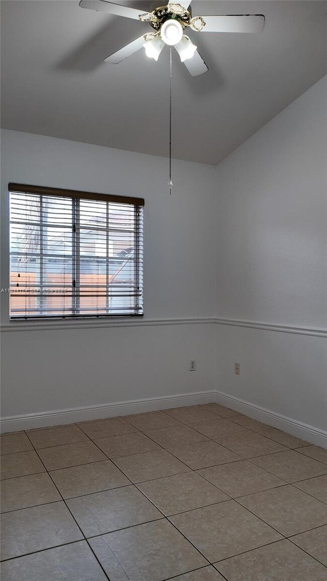 Building Photo - 3265 SW 153rd Pl