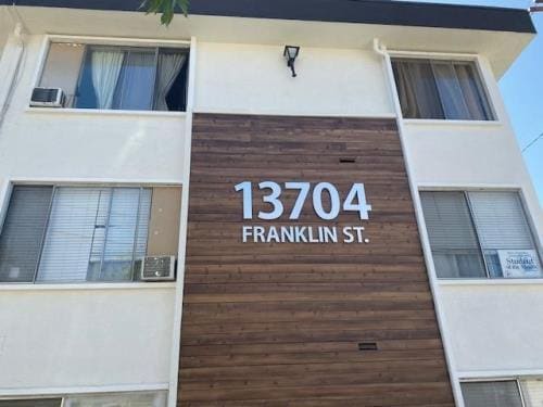 Building Photo - 13704 Franklin St