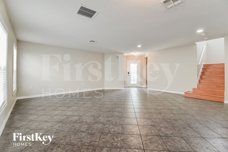 Building Photo - 458 Rona Ln