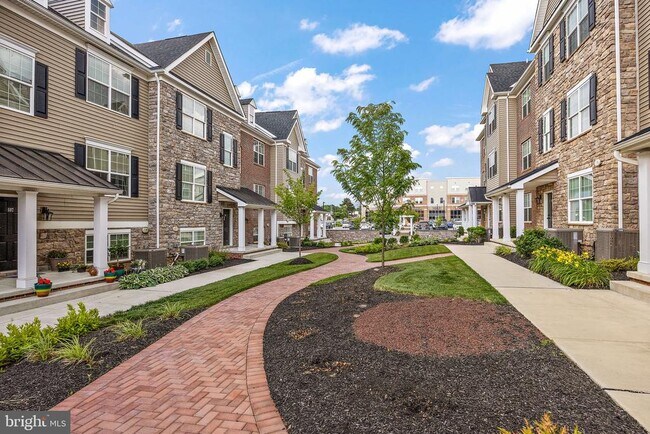 Building Photo - 601 Pony Ln