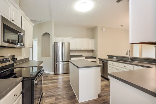 Building Photo - 25140 Chipshot Ct