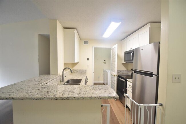 Building Photo - 310 Granville Ct