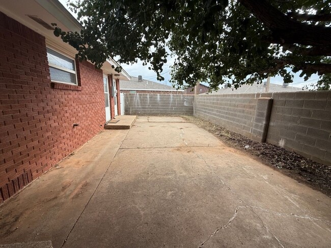 Building Photo - Cozy 3 BDR Home Located in the Sandia Scho...