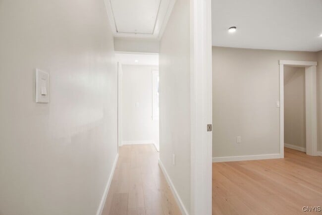 Building Photo - 48 North St