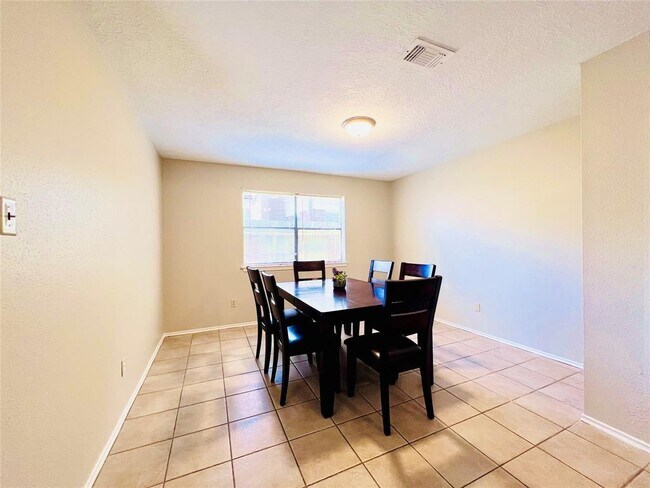 Building Photo - 18418 Arbormont Dr