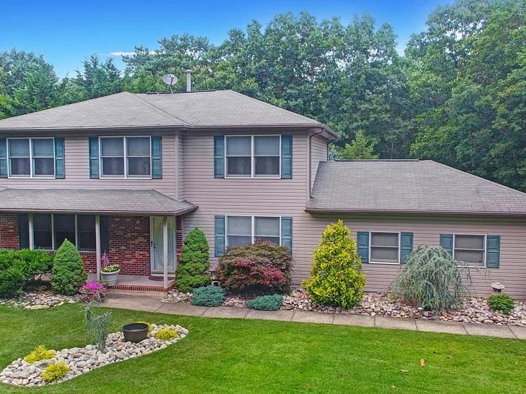 Building Photo - 70 Bowman Rd