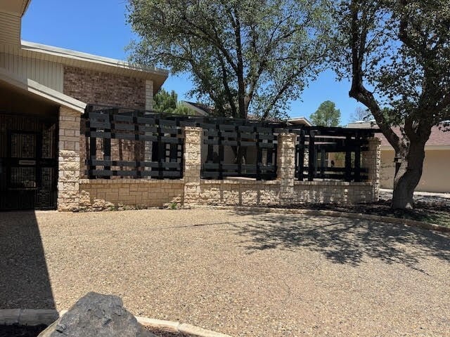 Building Photo - 106 Quail Run