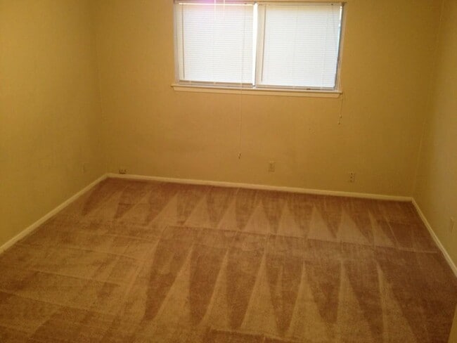 Building Photo - 7100 Meadow Run