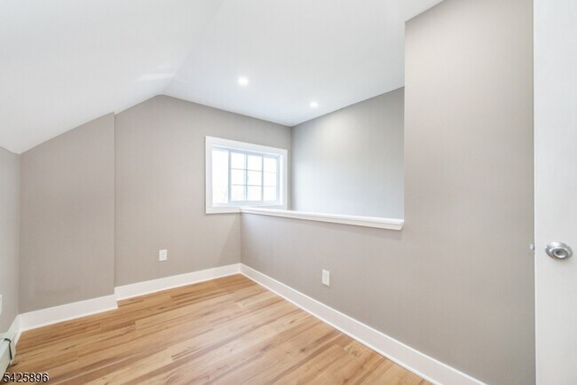 Building Photo - 305 Quaker Church Rd