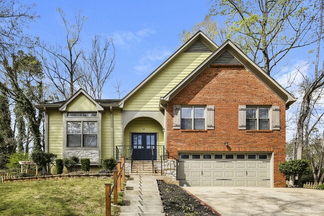 Building Photo - 1218 Raleigh Way NW