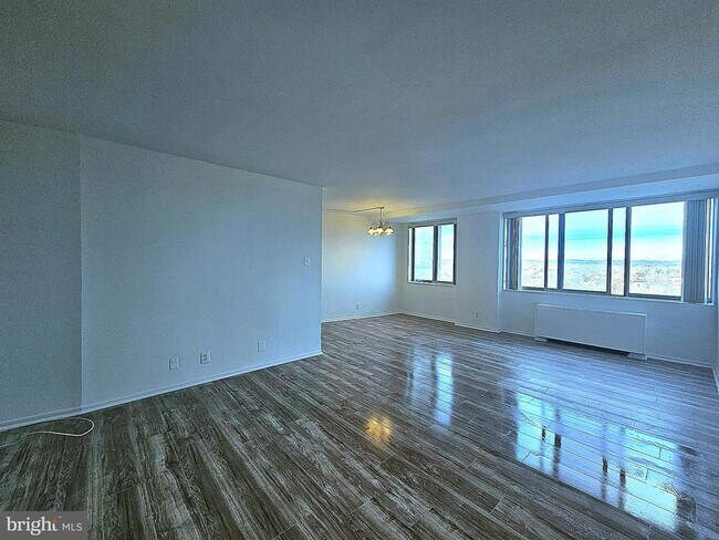 Building Photo - 301 N Beauregard St