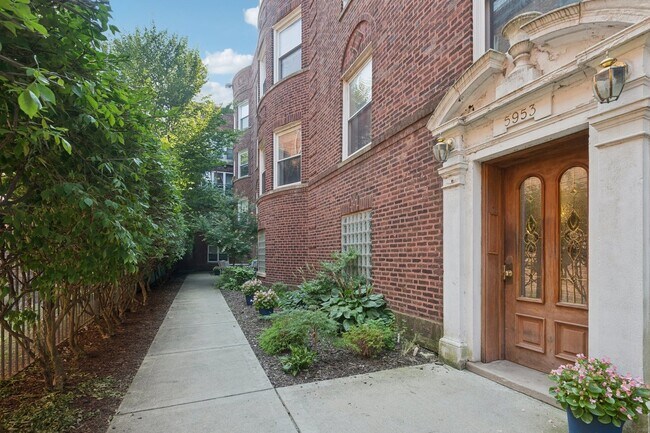 Building Photo - 5955 N Winthrop Ave