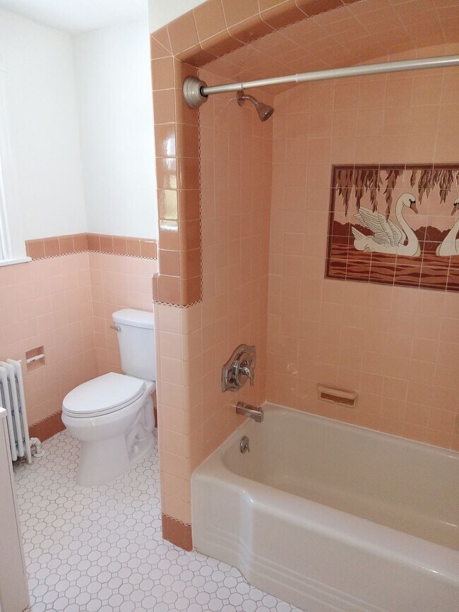 Building Photo - Renovated/Restored Upper Gwynedd Single Ho...