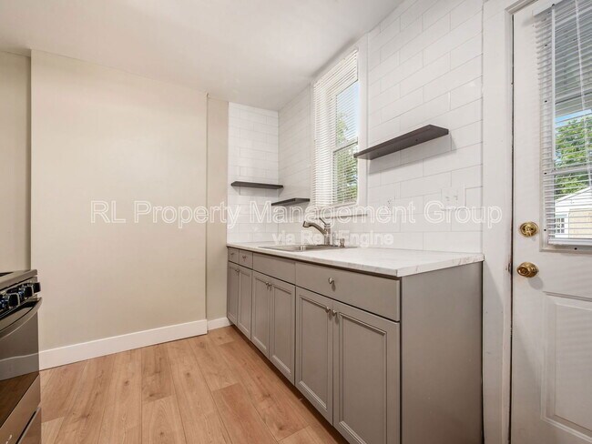 Building Photo - 439 Eldridge Ave