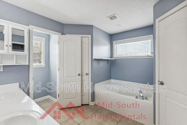 Building Photo - 5177 Melanie Creek Cove