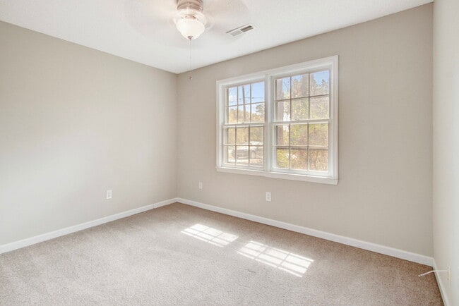 Building Photo - 1860 Piper Dr