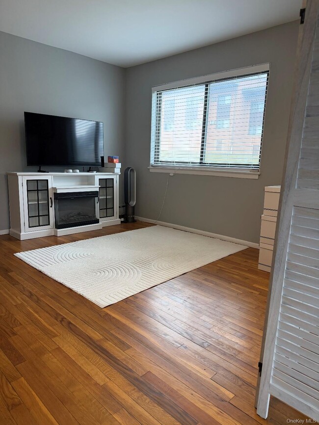 Building Photo - 3 Charles Ln