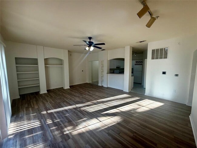 Building Photo - 122 Vista Verdi Cir