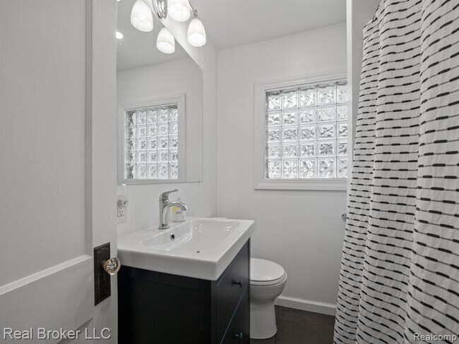 Building Photo - 1428 Bennaville Ave