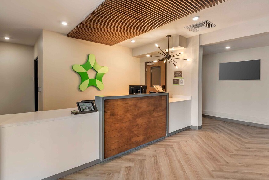 Building Photo - Furnished Studio-Colorado Springs - Center Park