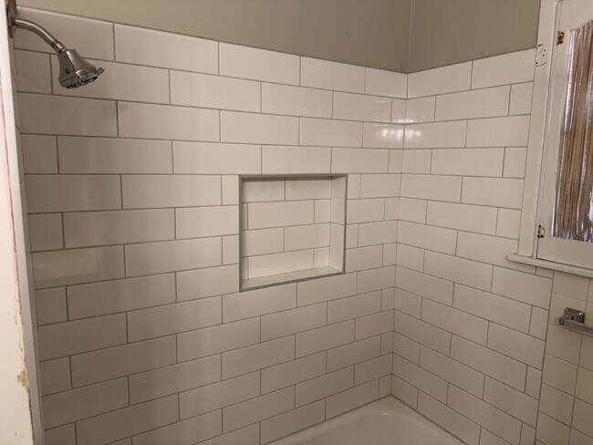 Building Photo - "Spacious 4-Bedroom Home with 2 Full Baths in Lubbock – 1,984 Sq Ft of Comfort!"