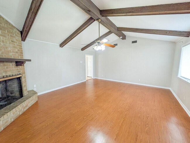 Building Photo - 6510 Daisy Dr