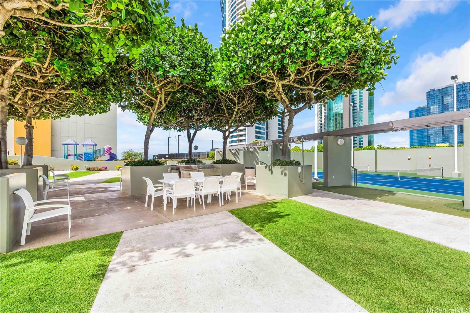 Building Photo - 88 Piikoi St