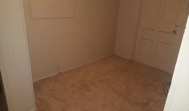 Building Photo - 3754 Rockwood Avenue